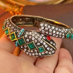 🐍 NEW Stunning crystal wrap around snake bracelet 🐍